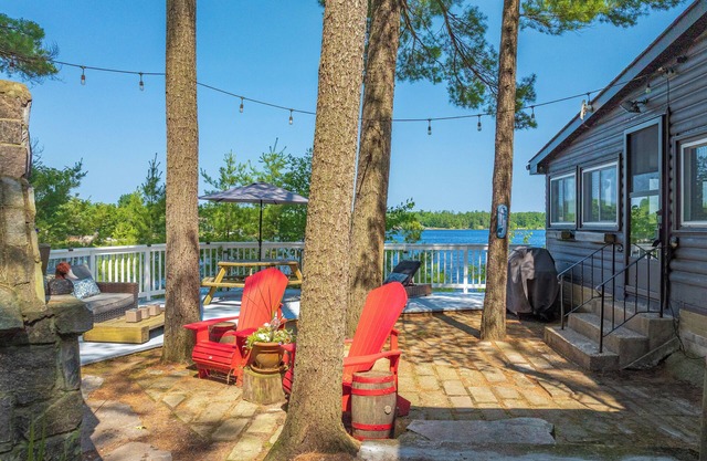 Hennessy Lake House, Port Carling Waterfront Property