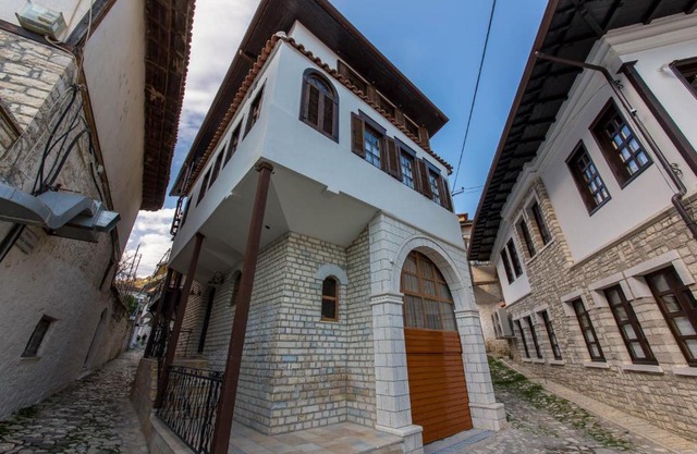 Heraklis Hotel