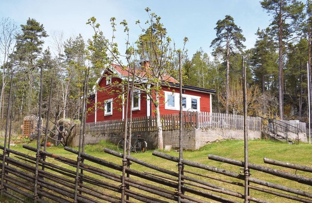 Here you stay directly at Kolmården Zoo in Östergötland.