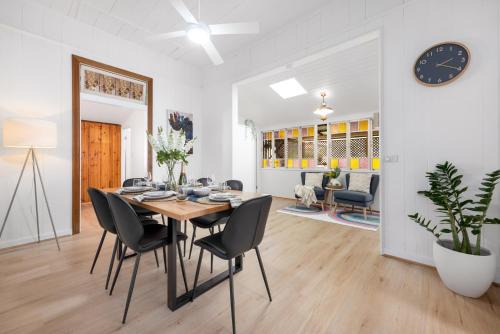 Heritage 5BR Queenslander- Walk to CBD&South Bank, 3 Parking