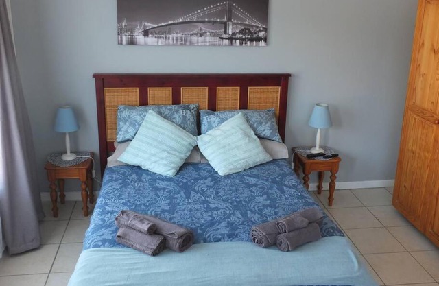 Heron Place sunny self-catering garden flatlet
