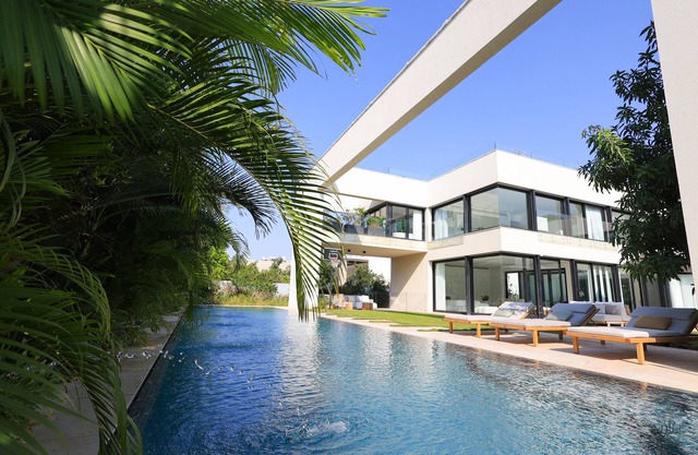 Herzlia villa grand luxe piscine plage