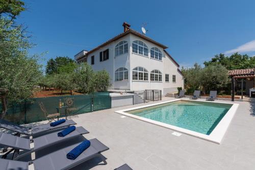 HH Korsa with shared pool