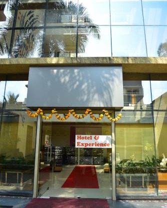 Hi 5 Hotel & Experience