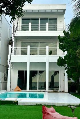 Hi Yang Seaview Villa