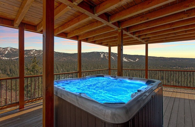 Hidden Haven Estate + Big Bear Lake Views + Snow Play