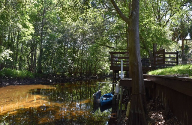 High speed internet, bikes kayaks fenced backyard, pet friendly on Withlacoochee