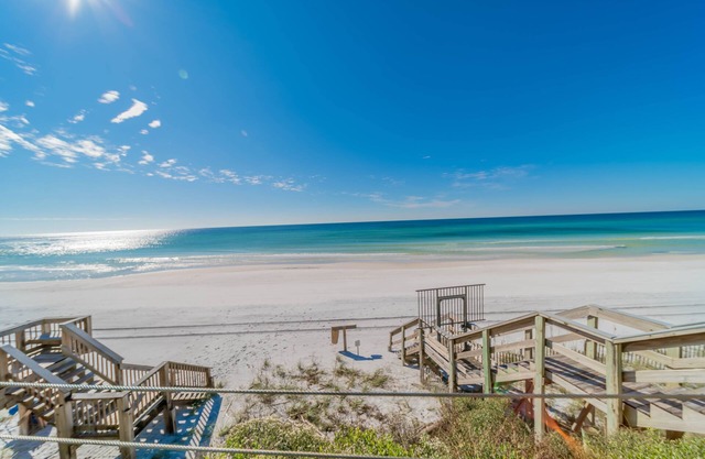 Highview (Sunseekers 7) - 3 Br condo by RedAwning