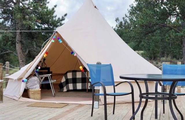 Hill Top Crystal Peak Overlook Tent Stay