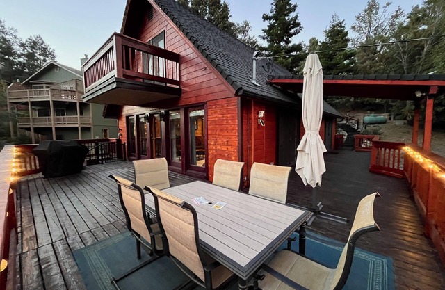 Hillside hideaway in pine mountain clubn
