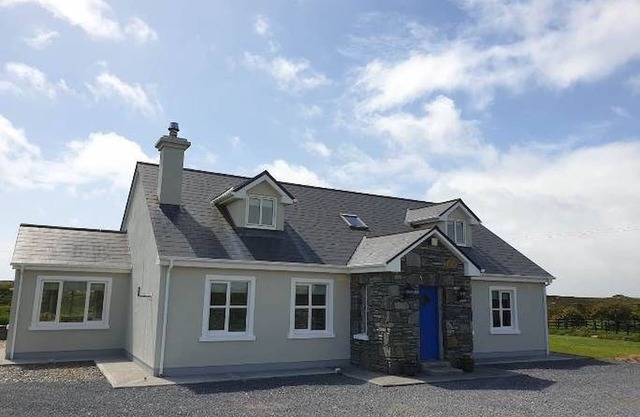 Hillside House Set in a quiet & idyllic spot along the famous Bog Road