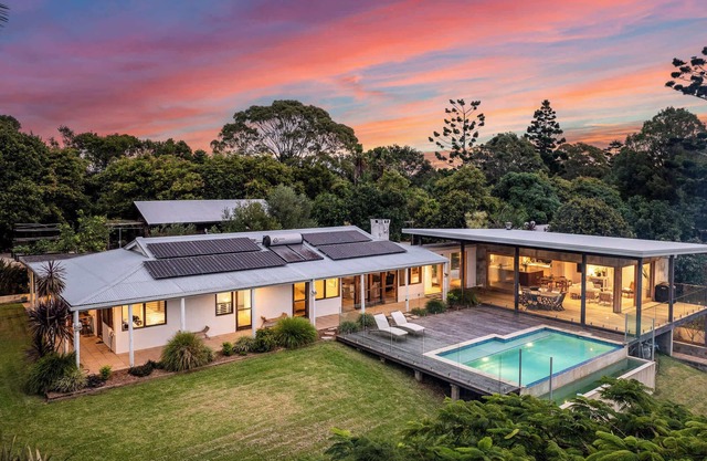 Hilltop Retreat l Pool & Fire Pit l Nova Escapes