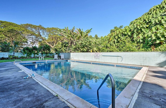 Hilo Condo w/Pool Steps From Carlsmith Beach Park