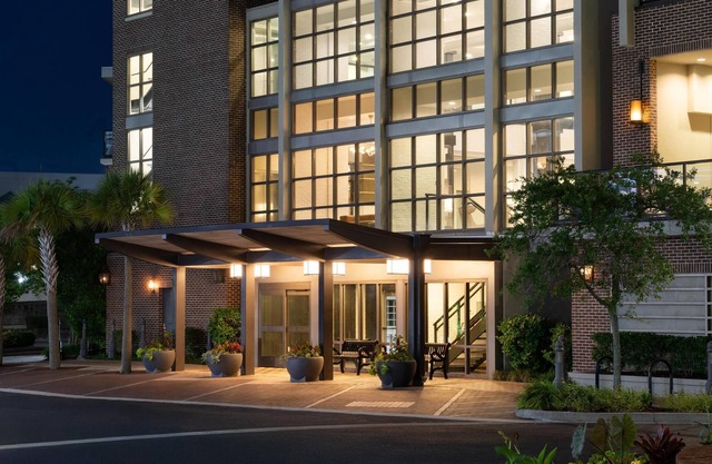 Hilton Garden Inn Charleston Waterfront/Downtown