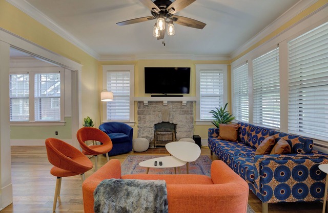 Hip Cooper Young Gem with Game Room - Walk to Food, Coffee, Bars & Liberty Bowl