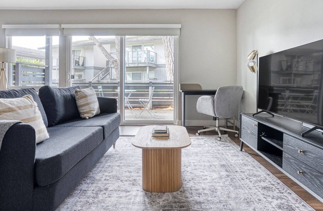 Hip Foster City Studio w/ Gym, Pool & W/D, near 101 & 92, by Blueground