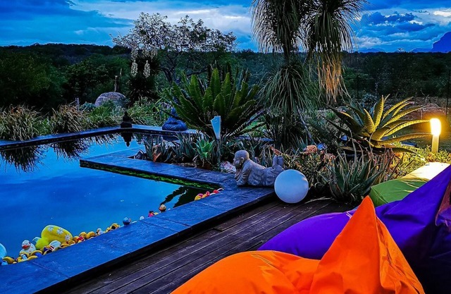 hippomoon lodge