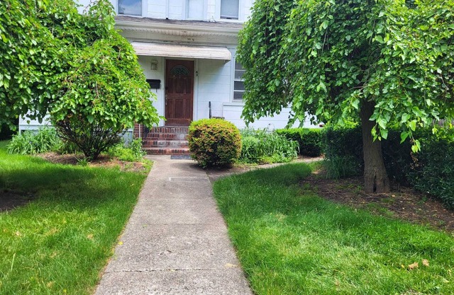 Historic 6-bedroom Retreat in Montclair,NJ- Perfect for Families & Groups!