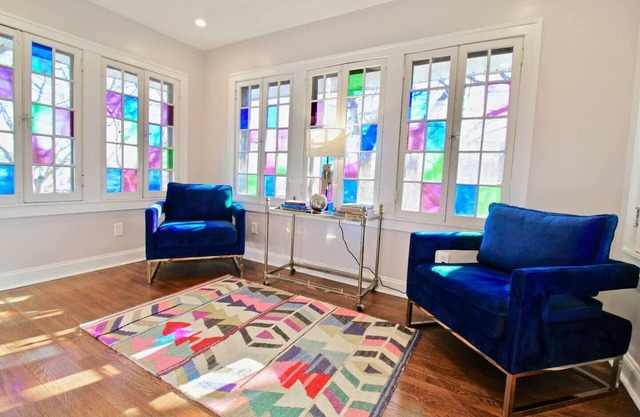 Historic 6-Bed Duplex | 4 Full Baths | NEW Streetcar Line | Walk to Plaza & UMKC