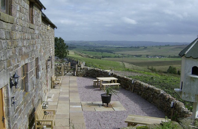 Historic Barn With Breathtaking Views Over Derbys/Staffs Border. Pet friendly.