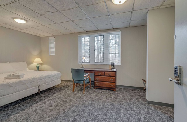 Historic Converted Dorm Room in Great DT location!