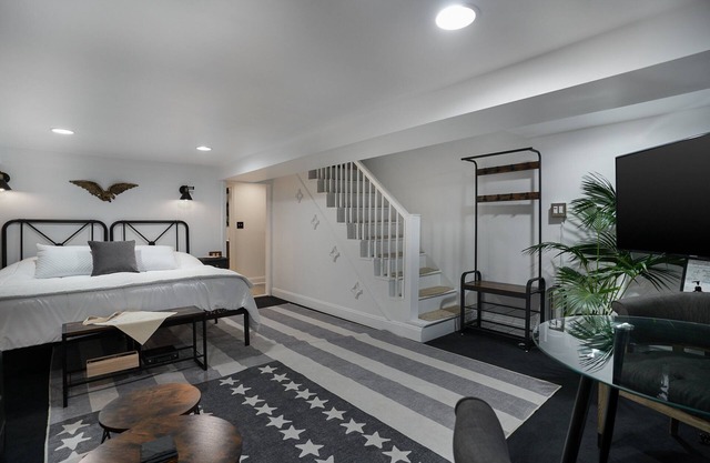 Historic & Cozy Old Town 1-Bdrm Gem w. Modern Comforts & Free Parking!