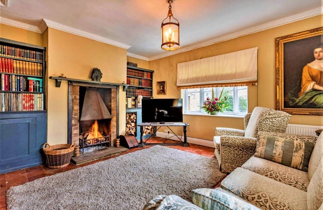 Historic House by River Nene & Beach Access