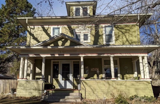 Historic Mapleton Hill-Walk to Pearl Street and to hiking trails. Long Term