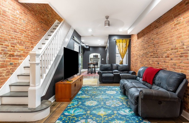 Historic Rowe House 2BR 2.5BA | Cityscape View by RedAwning