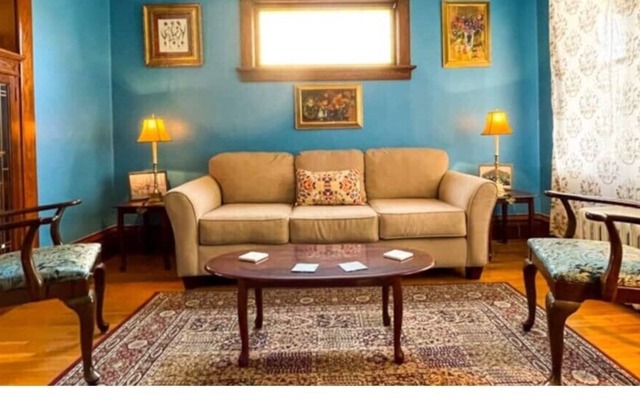 Historic St. Paul Inn w/ Barn Loft in Summit/Grand/Selby!