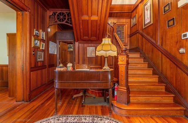 Historic Suite w/Private Bathroom-Engadine Inn and Cabins "Breakfast Included"