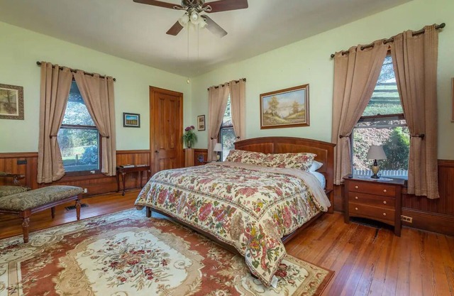 Historic Suite w/Private Bathroom-Engadine Inn and Cabins "Breakfast Included"