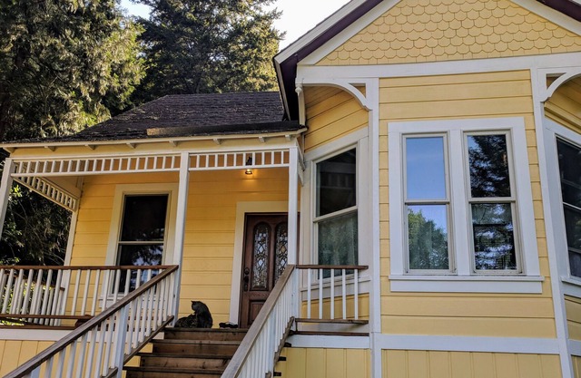 Historic Victorian Queen Anne House in the Redwoods
