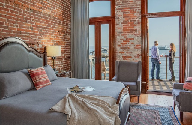 Historic Water View Room overlooking The Bay with private balcony