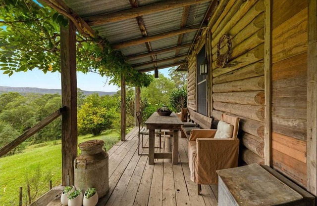 Historical 150 year old Timber Cabin at Kangaroo Valley