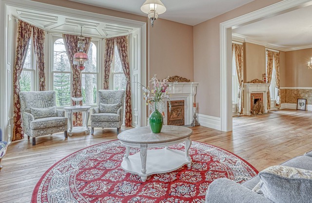 Historical 5-bedroom luxurious house