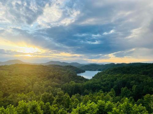 Hiwassee Lake Lodge, LLC