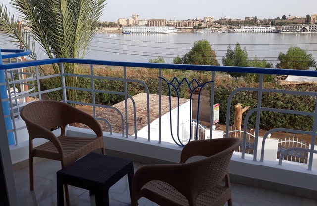 Hofni Palace Nile Niew