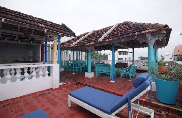 Holi-Wood Guesthouse