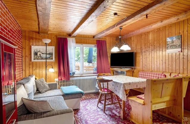 Holiday Apartment '2' with Mountain View, Shared Garden and Wi-Fi