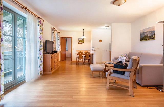 Holiday Apartment 'Brünnstein-Zimmer 11' with Pool, Shared Garden and Sauna