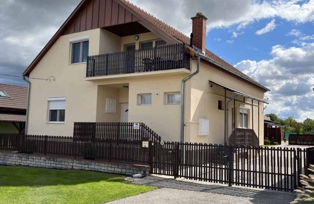 Holiday apartment with beautiful garden and gazebo