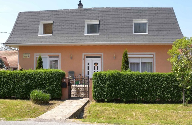 Holiday apartment near the center with WiFi and air conditioning