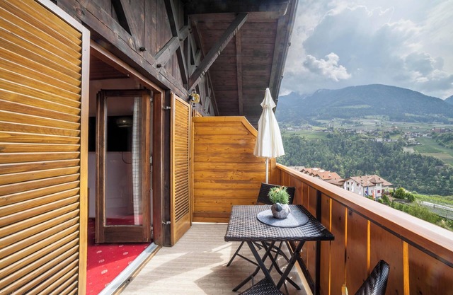 Holiday Apartment 'Sankt Corbinian 9' with Mountain View, Balcony, Shared Garden & Wi-Fi