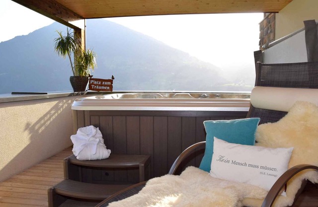 Holiday apartment with outdoor hot tub directly on the slopes