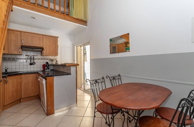 Holiday Home 1 with Mountain View, Air Conditioning