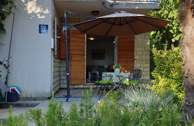 Holiday home 100 m from the beach