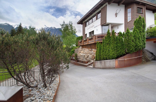 Holiday Home 'Ferienhaus Plattner' with Mountain View, Private Terrace and Wi-Fi