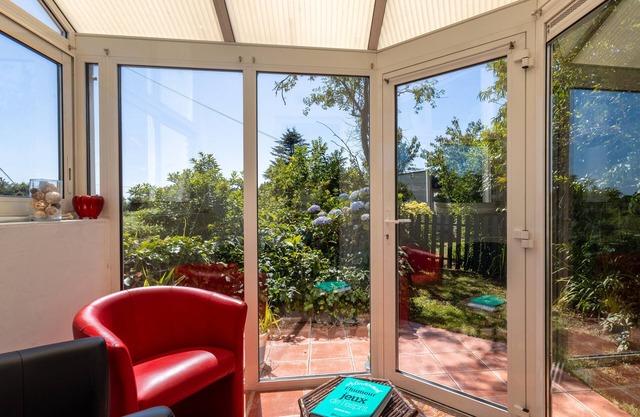 Holiday Home 'Gite La Lande Cote De Granit' with Private Terrace, Private Garden and Wi-Fi