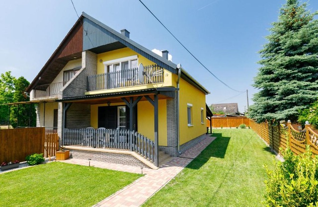 Holiday Home Hibiscus by Interhome